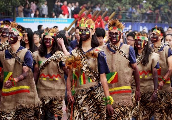 2014年3月26日,四川綿陽南山中學(xué)瘋狂的校運會之伊斯蘭版