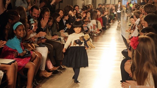 王詩齡首登國際t臺走秀