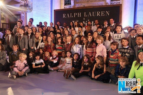 王詩(shī)齡首登國(guó)際t臺(tái)走秀