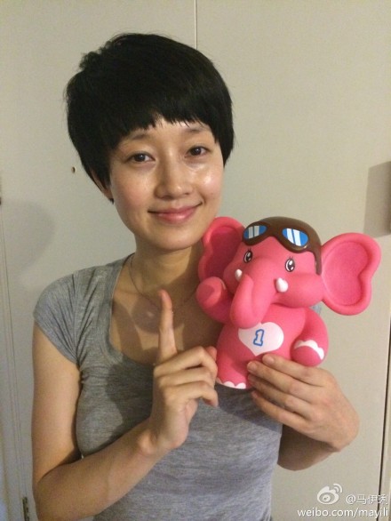 馬伊琍再次素顏出境 祝雅安小朋友有個快樂的暑假