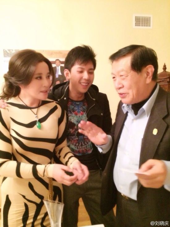 劉曉慶肉色虎紋裝