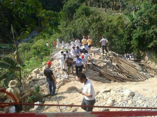 高州深鎮(zhèn)大橋坍塌