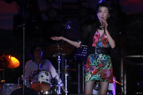 草莓音樂節張曼玉唱搖滾