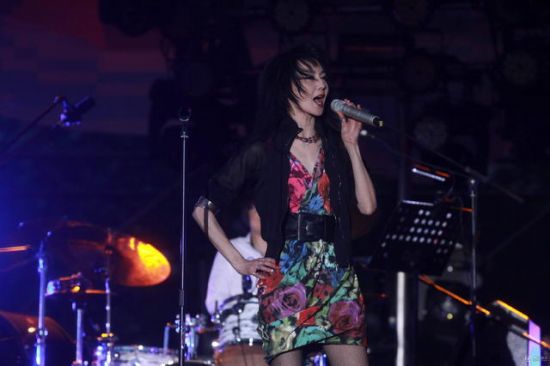 草莓音樂節張曼玉唱搖滾