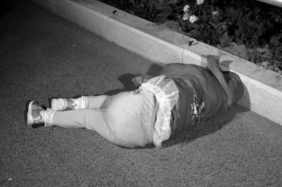 女孩昏睡中被扔棄嬰島