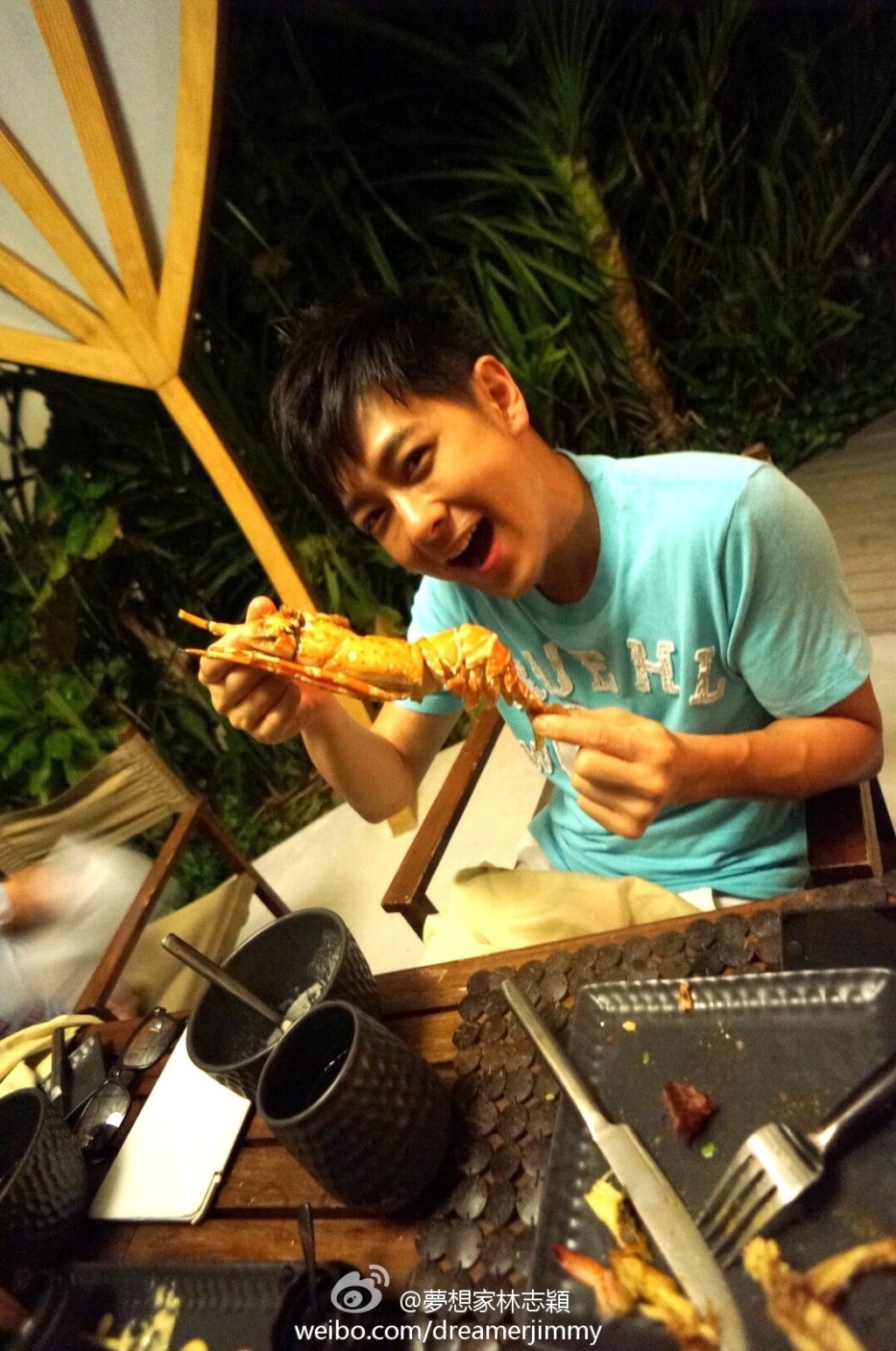 林志穎和老婆海邊度假