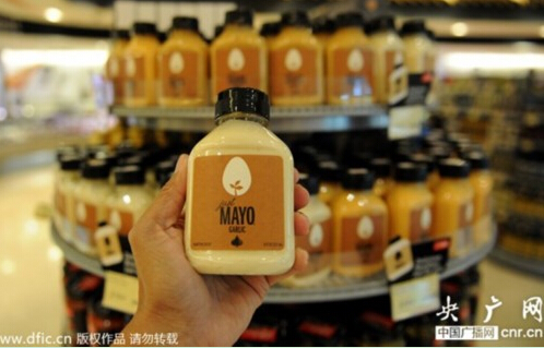 李嘉誠人造蛋上市 價格是雞蛋的一半