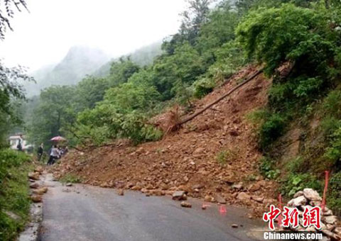 四川萬源山體滑