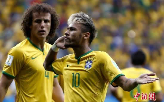 巴西對戰(zhàn)喀麥隆內(nèi)馬爾進2球