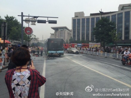 5日晚杭城公交車起火