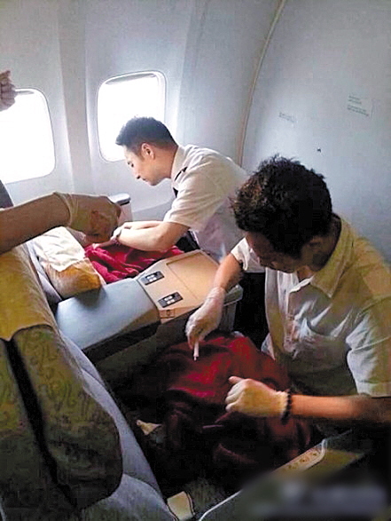孕婦空中早產 在飛機上生下一對雙胞胎