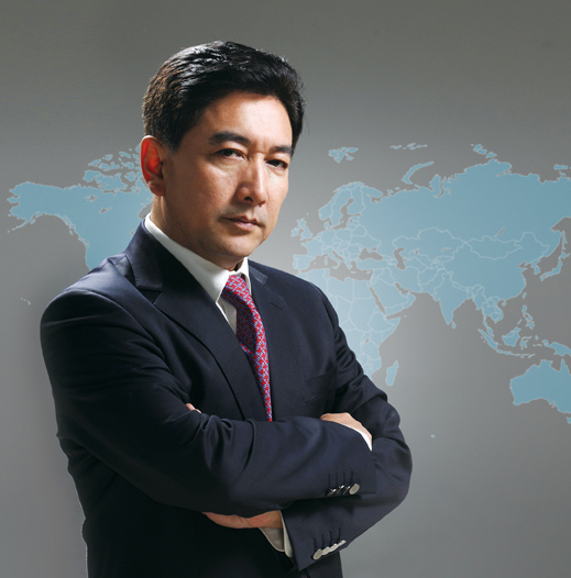 央視主持人很窮 水均益辟謠月入26萬不可能