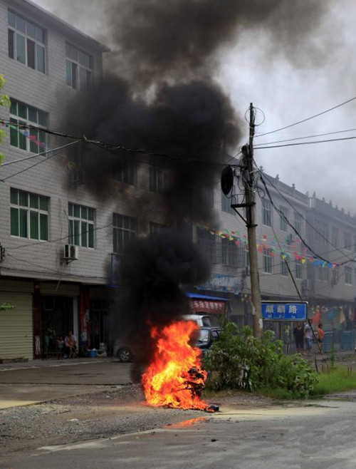 摩托車自燃起火