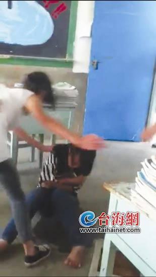 女學生遭五女同學圍毆 同學圍觀叫好