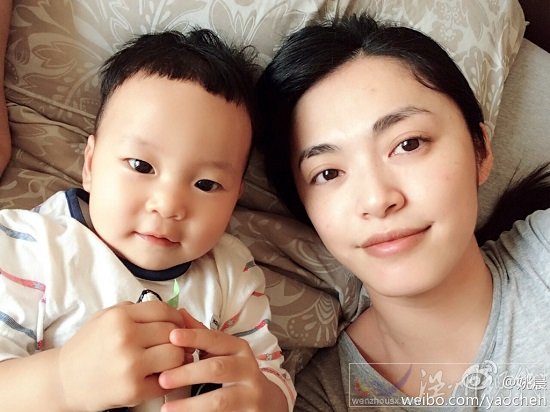姚晨與兒子合影 姚晨兒子小土豆照片