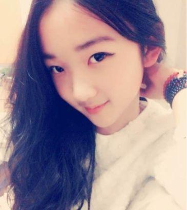 六年級(jí)的12歲小學(xué)生扮成20歲