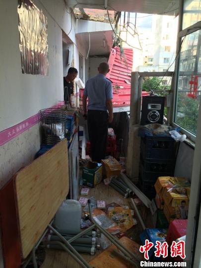 飯店廚房一片狼藉