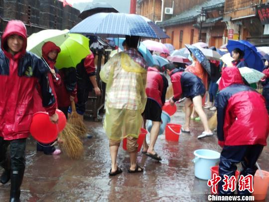 鳳凰古城被淹 16日洪水已退