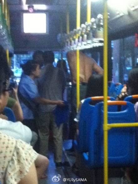 甌北公交上的不文明現象