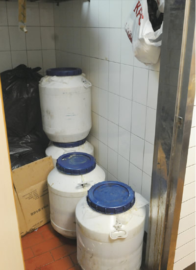 曝龍港肯德基使用地溝油生產食品