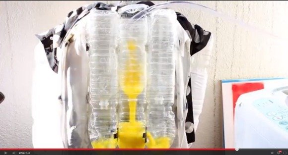 日本屌絲和塑料瓶女友約會