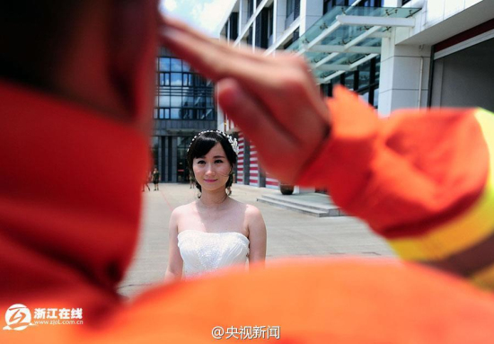 浙江寧波消防員婚紗照