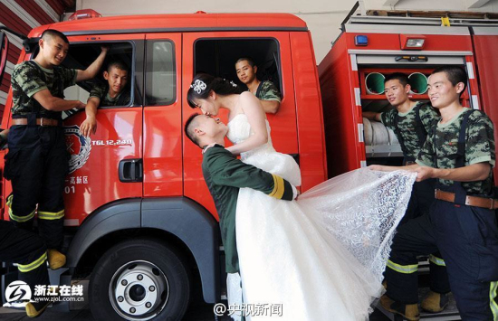 浙江寧波消防員婚紗照