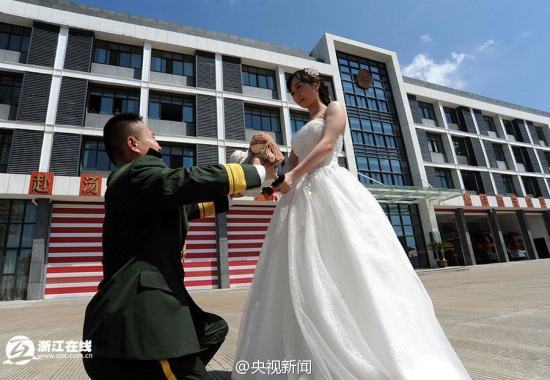 浙江寧波消防員婚紗照