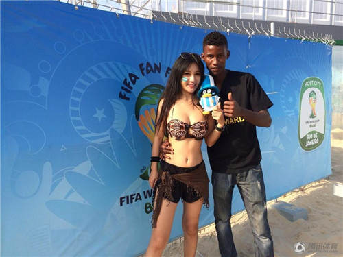 樊玲足球寶貝圖片