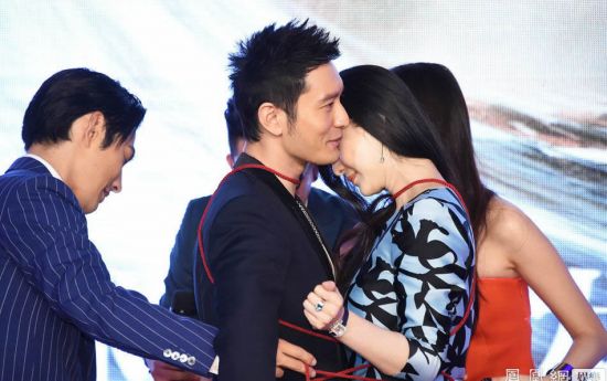 黃曉明范冰冰亮相《白發魔女傳奇》首映會