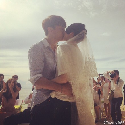 李承鉉向戚薇求婚成功