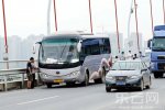 武漢長途客車遭劫持 司機受輕傷