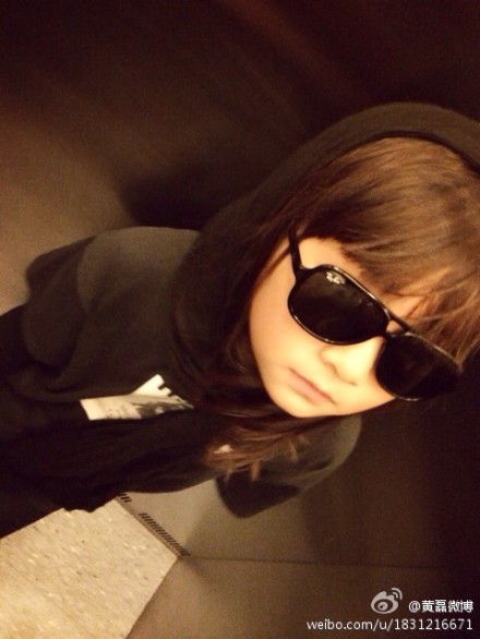 黃多多和男閨蜜合影 女王范十足