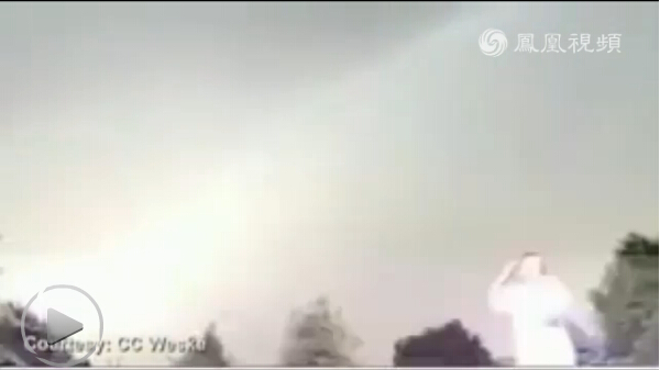 女兒錄下母親被雷擊中全程