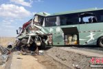 新疆客車車禍13人死亡 大客車和半掛車相撞