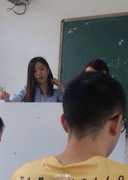 西南財經大學日語美女教師