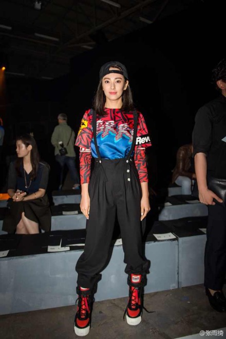 導(dǎo)演王全安嫖娼被抓當(dāng)天張雨綺在紐約參加時裝周