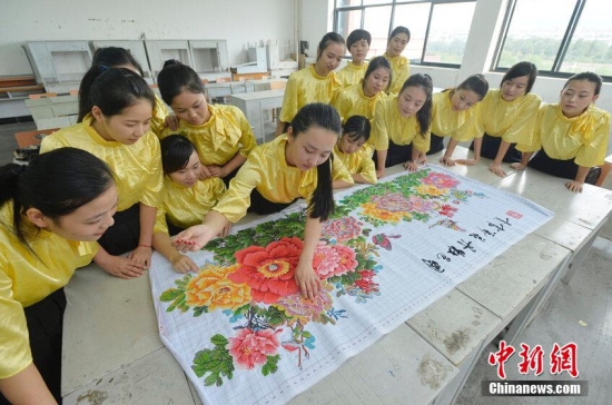 武漢紡織大學淑女班軍訓