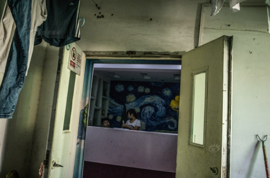 武漢高校旁的開(kāi)房大廈