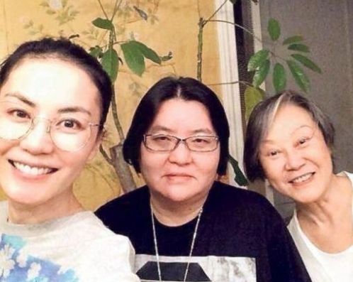 王菲和好友邱瓈寬、陳家瑛