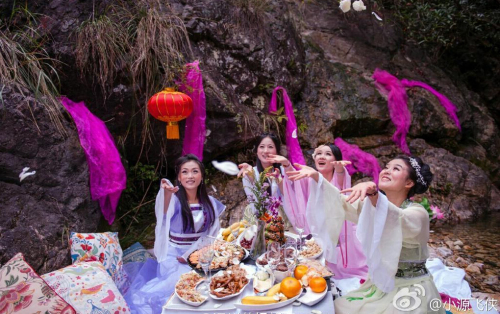 6名美女山谷辦生日派對