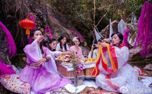 6名美女山谷辦生日派對