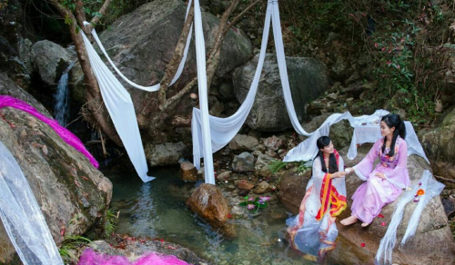 6名美女山谷辦生日派對