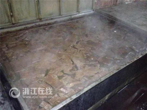 黑作坊生產(chǎn)的毒鴨血