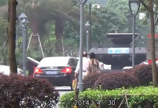 副局長駕公車探情婦