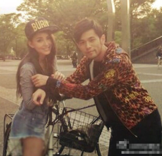 周杰倫首度公開戀情 曬出和昆凌合照