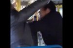 我跟你什么仇什么怨 男子車上嗑瓜子遭猛男暴打