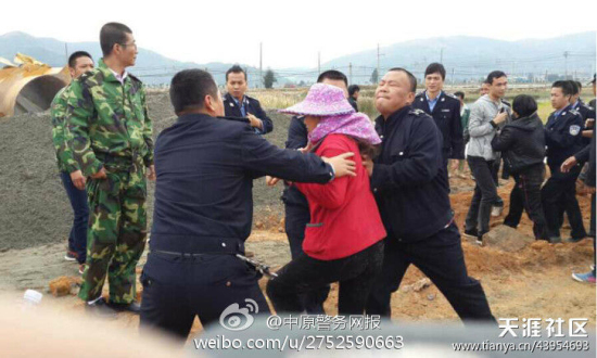 鎮(zhèn)長帶城管毆打村民