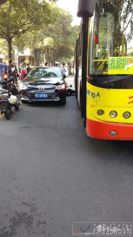 湖濱西路上發(fā)生嚴(yán)重交通事故