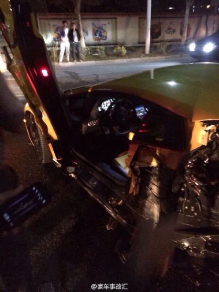 蘭博基尼被嚴(yán)重受損